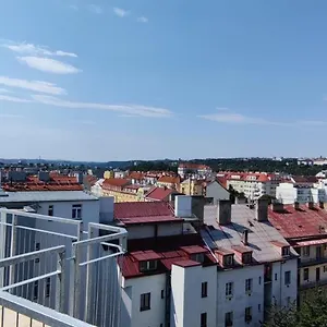 Penthouse # 81 With Panoramic View In Elite Rezidence With Free Parking Praha